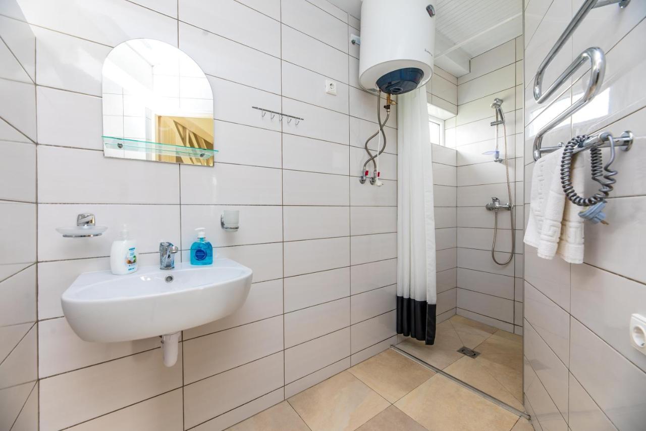 Apartamentai Upe ซเวนตายิ ภายนอก รูปภาพ